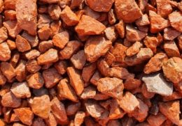 Granite chippings Cambridge – red granite from Madingley Mulch