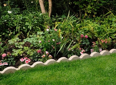 Edging stones Cambridge – from Madingley Mulch