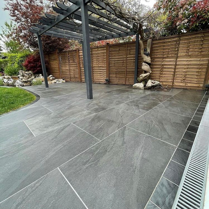 Porcelain paving Cambridge – supplied by Madingley Mulch